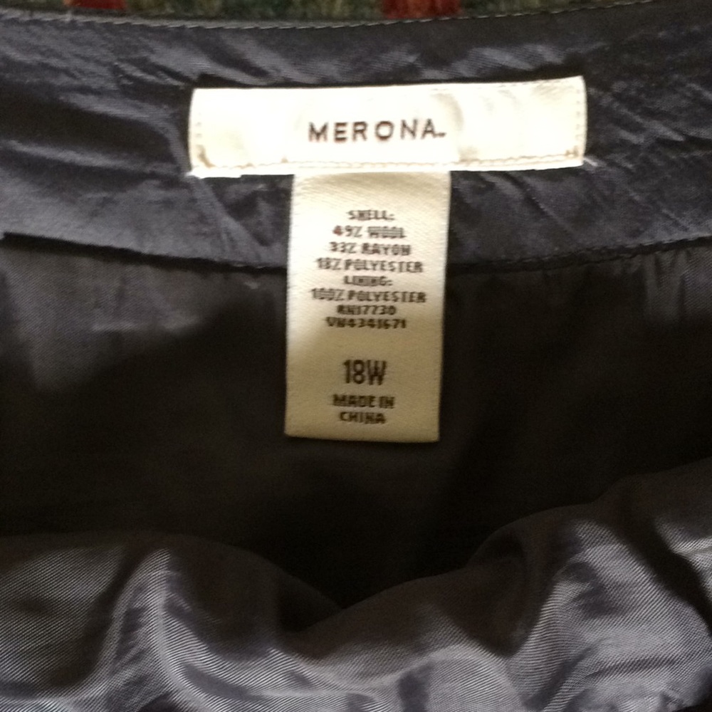 Wool Blend With Interesting Elements - image 4